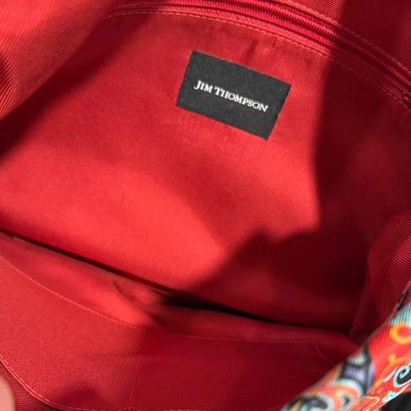 Jim Thompson Red Patterned Crossbody Bag and wristlet combination 100% silk - Picture 4 of 9